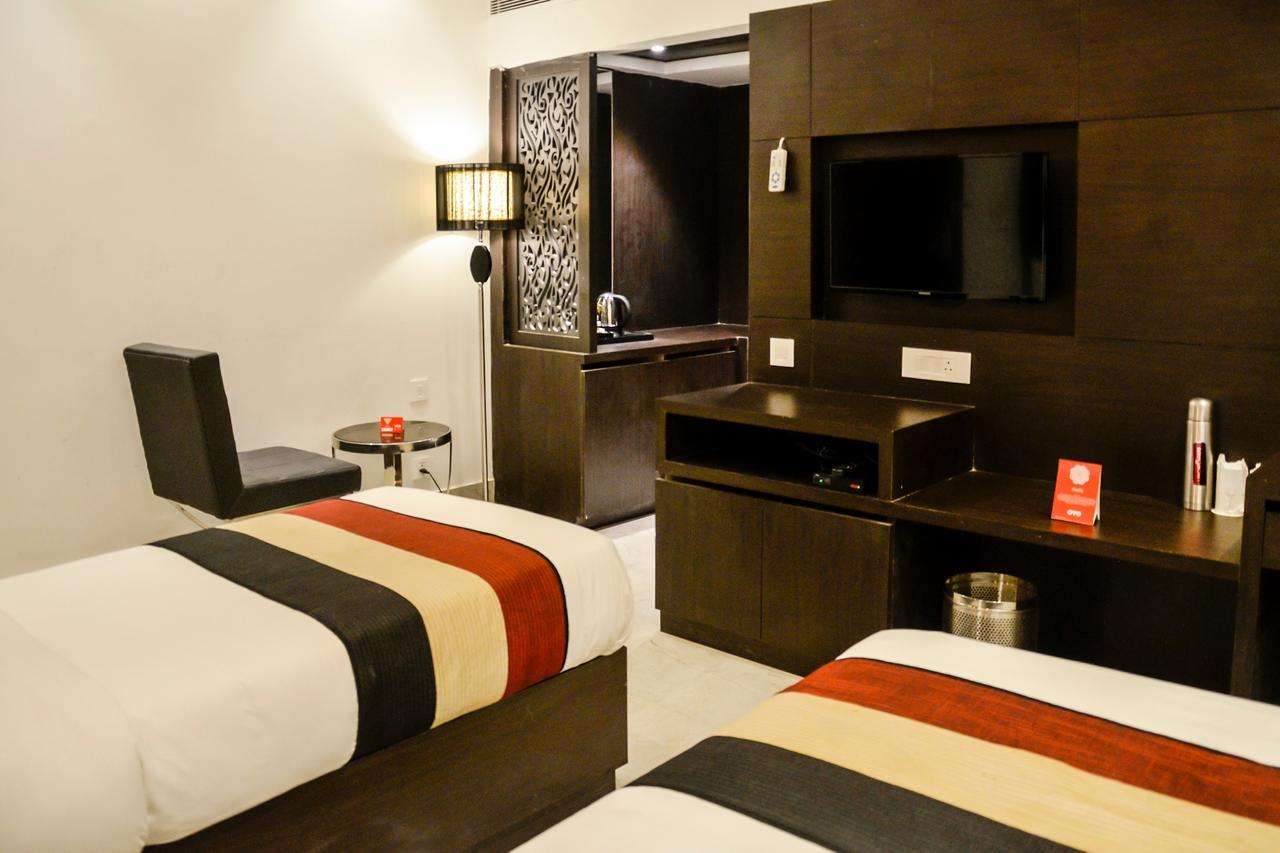 Oyo 1358 Hotel Crossroad Lucknow Esterno foto