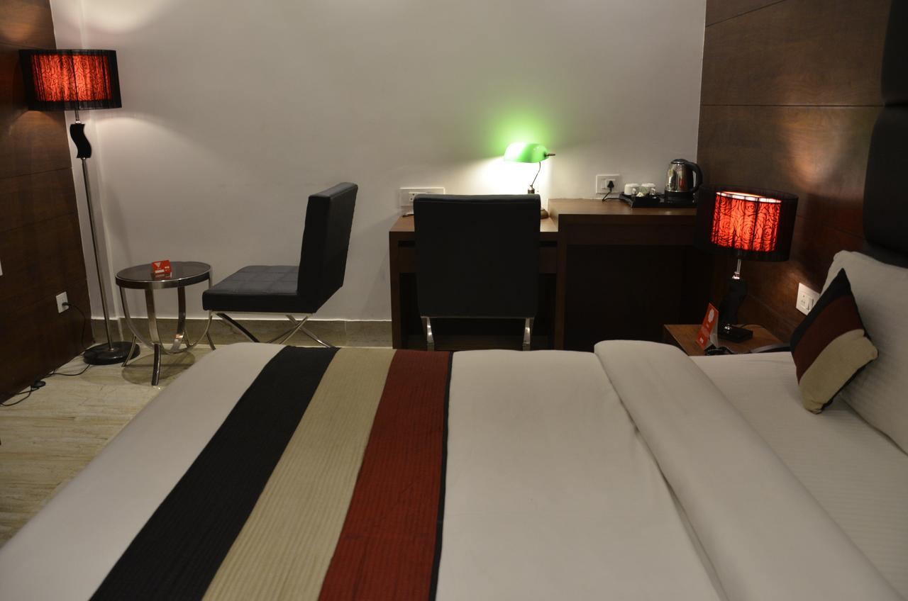 Oyo 1358 Hotel Crossroad Lucknow Esterno foto