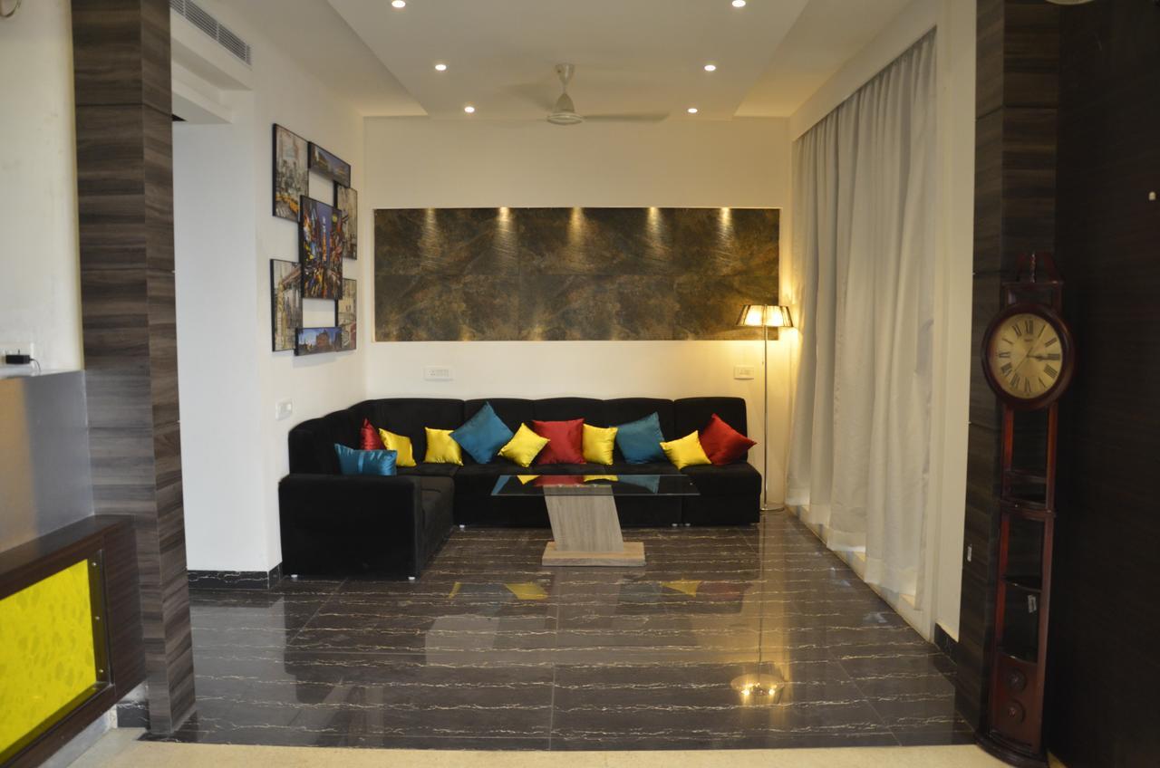 Oyo 1358 Hotel Crossroad Lucknow Esterno foto
