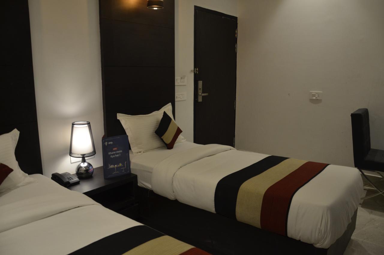 Oyo 1358 Hotel Crossroad Lucknow Esterno foto