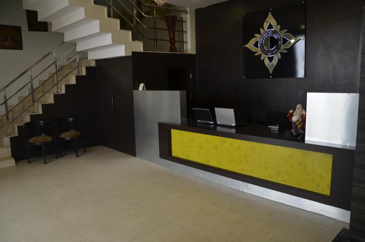 Oyo 1358 Hotel Crossroad Lucknow Esterno foto