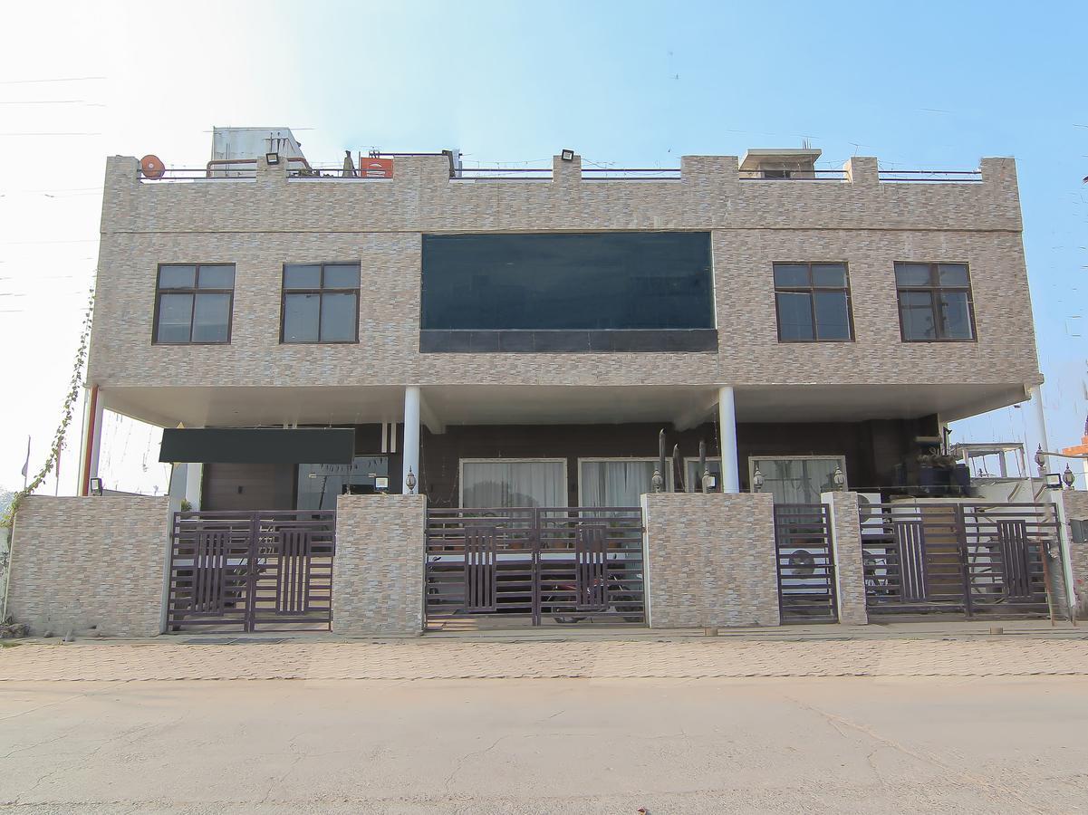 Oyo 1358 Hotel Crossroad Lucknow Esterno foto