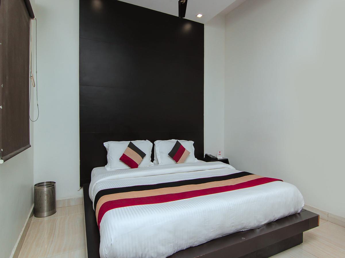 Oyo 1358 Hotel Crossroad Lucknow Esterno foto