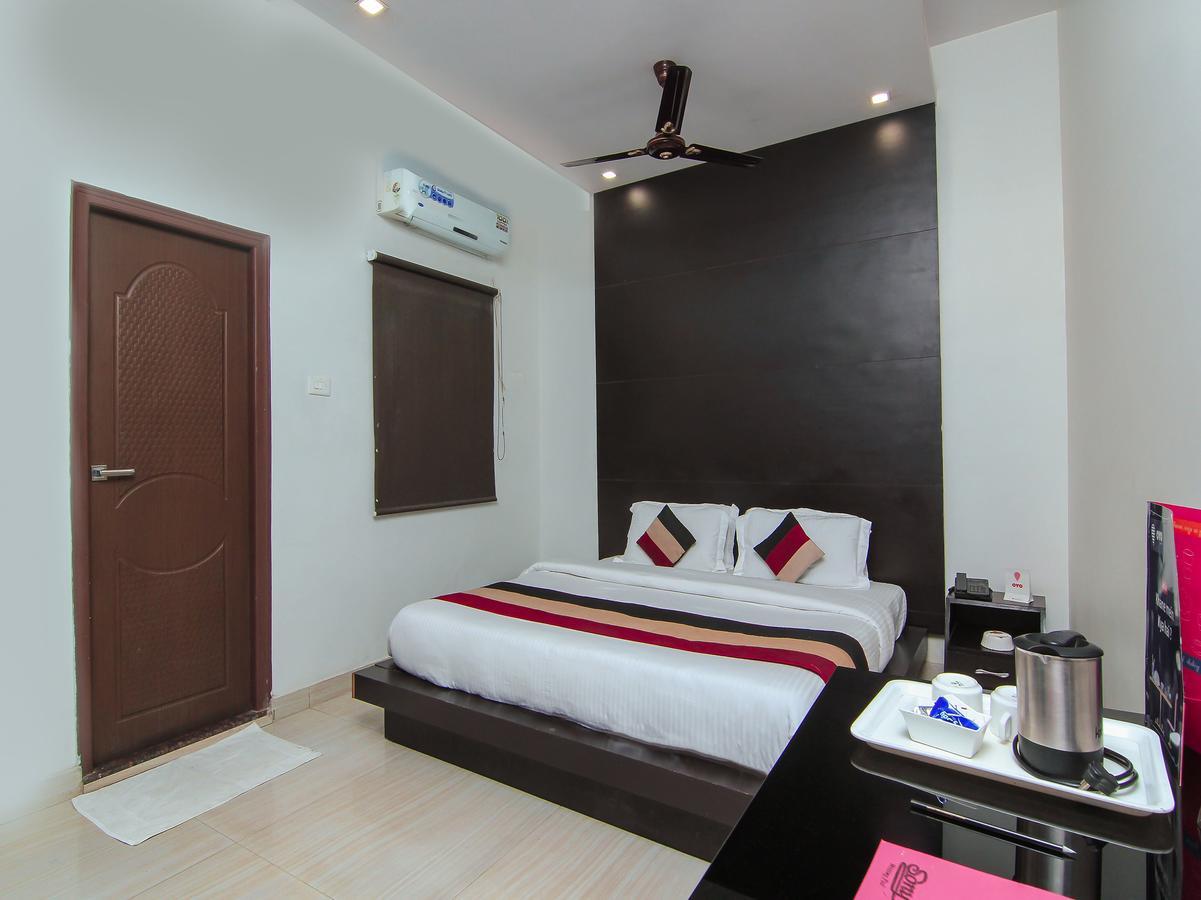 Oyo 1358 Hotel Crossroad Lucknow Esterno foto