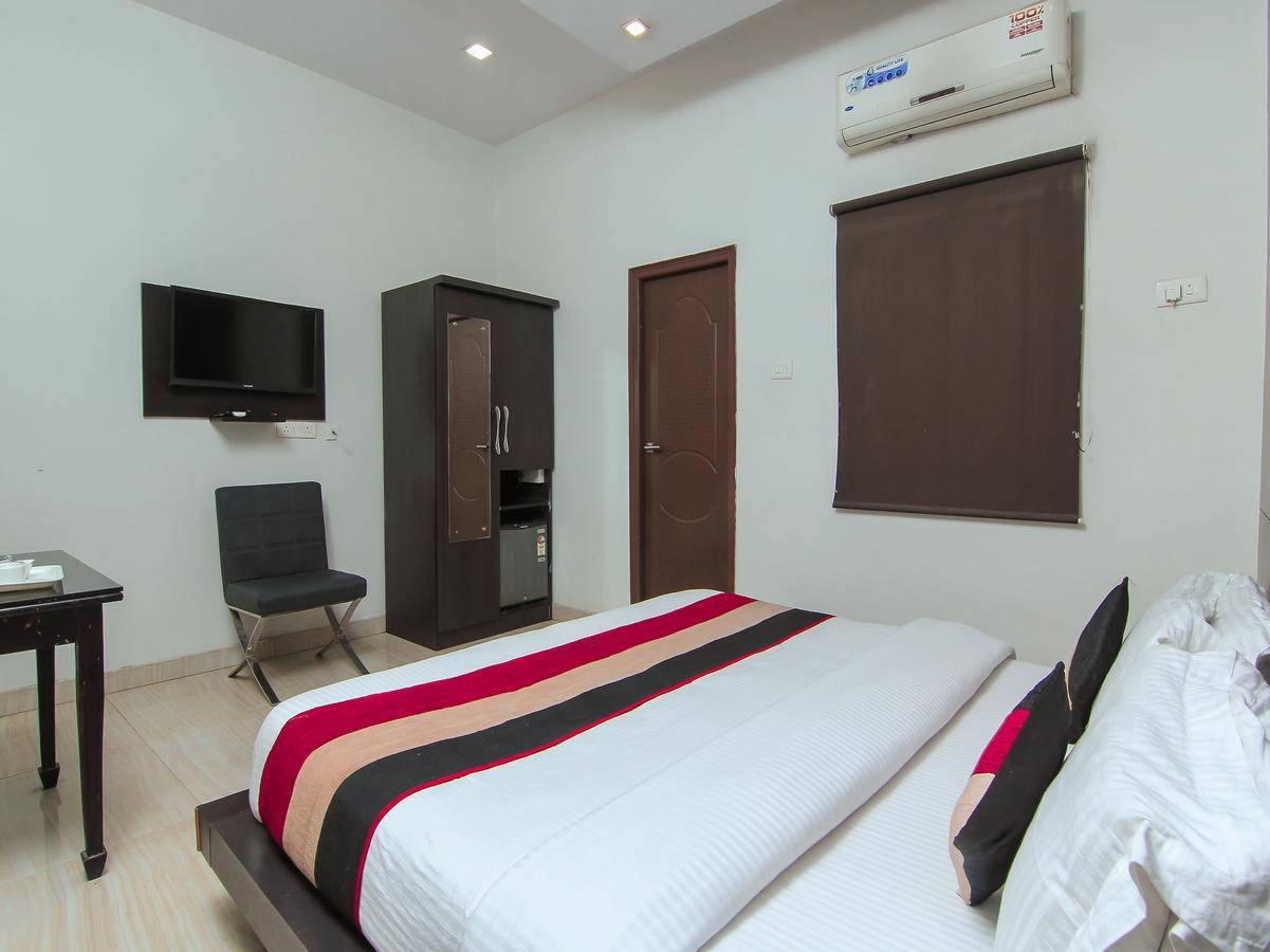 Oyo 1358 Hotel Crossroad Lucknow Esterno foto