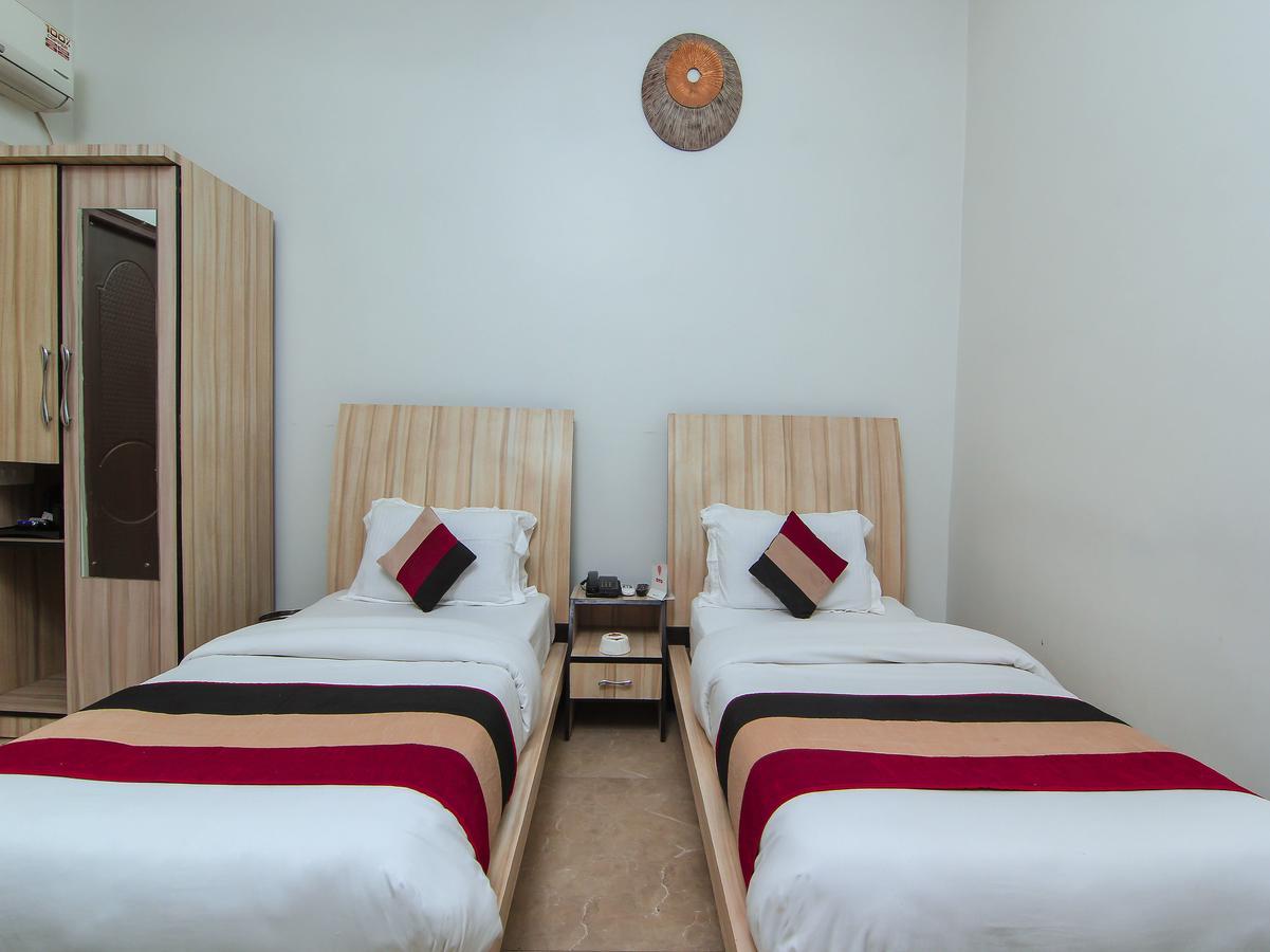 Oyo 1358 Hotel Crossroad Lucknow Esterno foto
