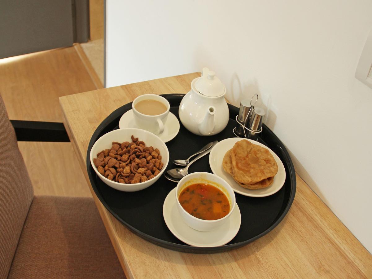 Oyo 1358 Hotel Crossroad Lucknow Esterno foto
