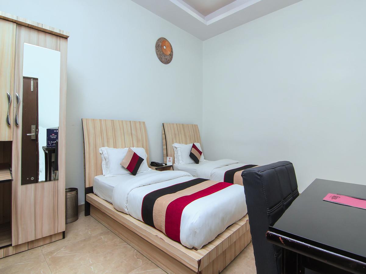 Oyo 1358 Hotel Crossroad Lucknow Esterno foto
