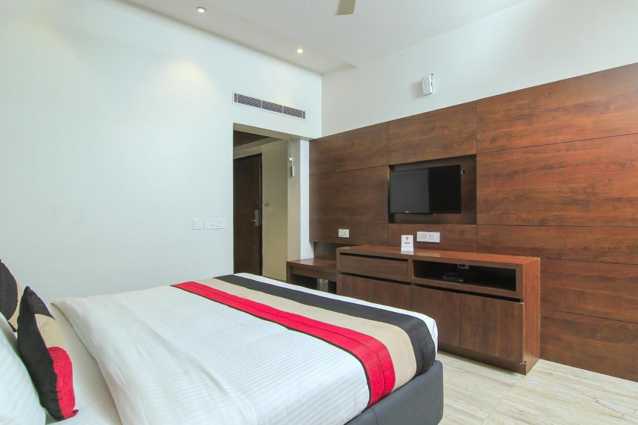 Oyo 1358 Hotel Crossroad Lucknow Esterno foto