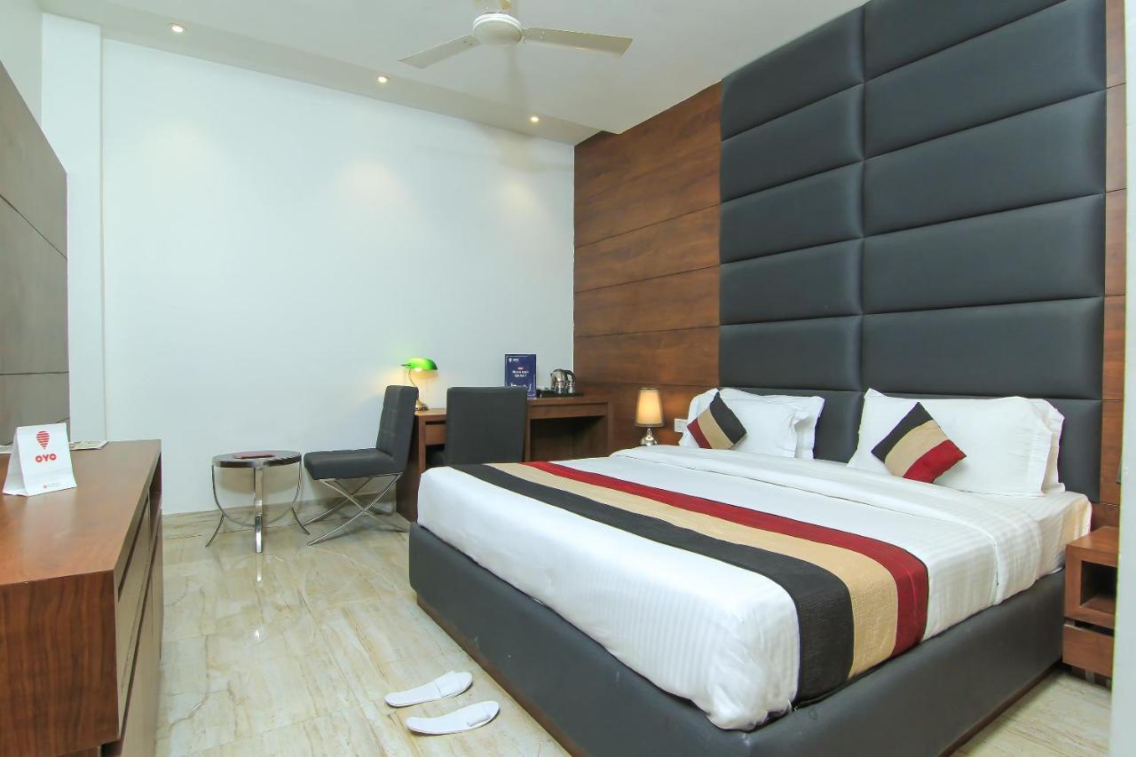 Oyo 1358 Hotel Crossroad Lucknow Esterno foto
