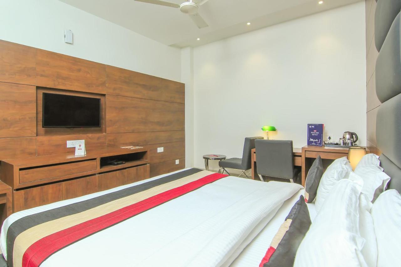 Oyo 1358 Hotel Crossroad Lucknow Esterno foto