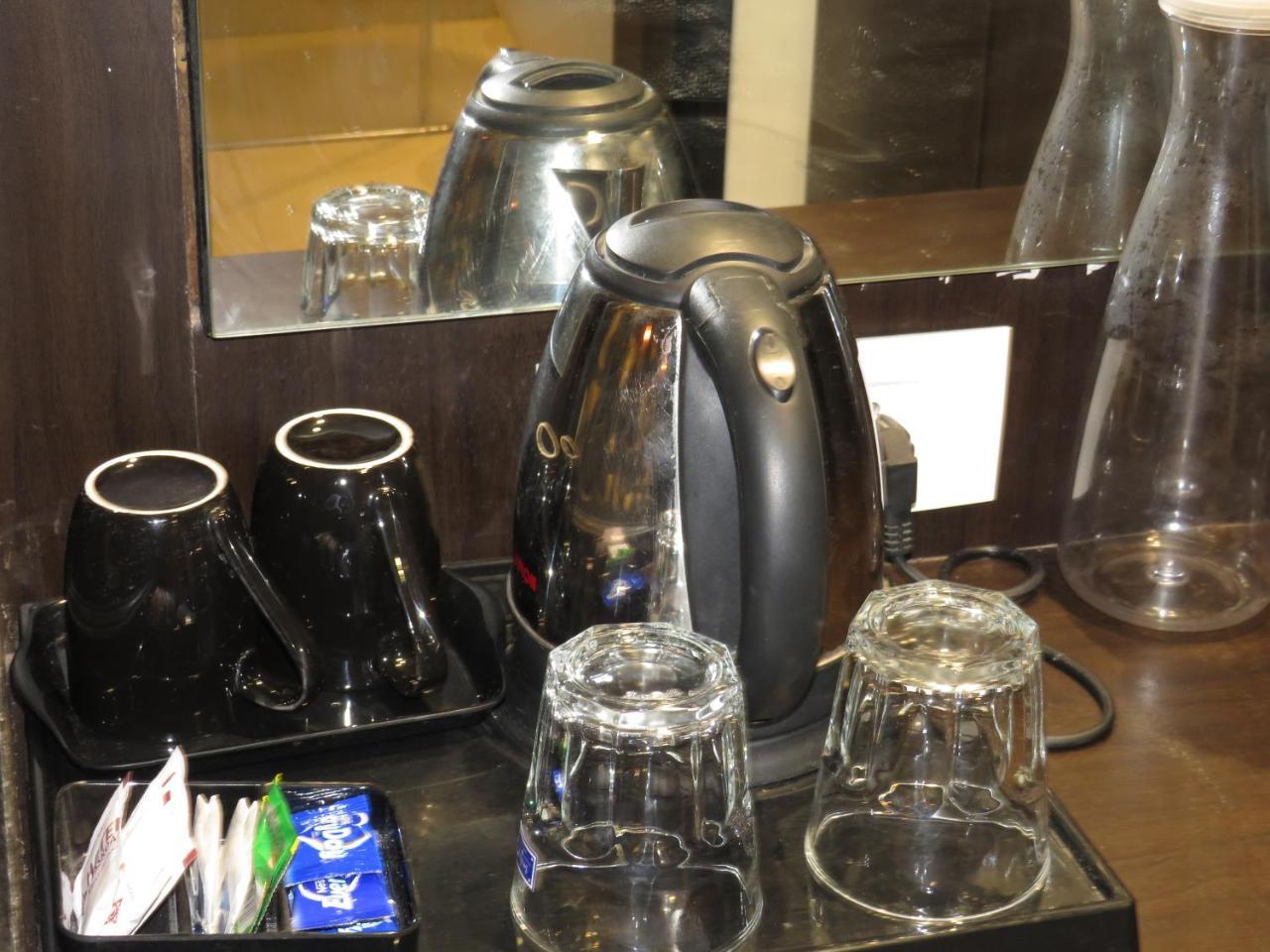 Oyo 1358 Hotel Crossroad Lucknow Esterno foto